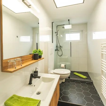 Ezerjo Haziko Apartament *